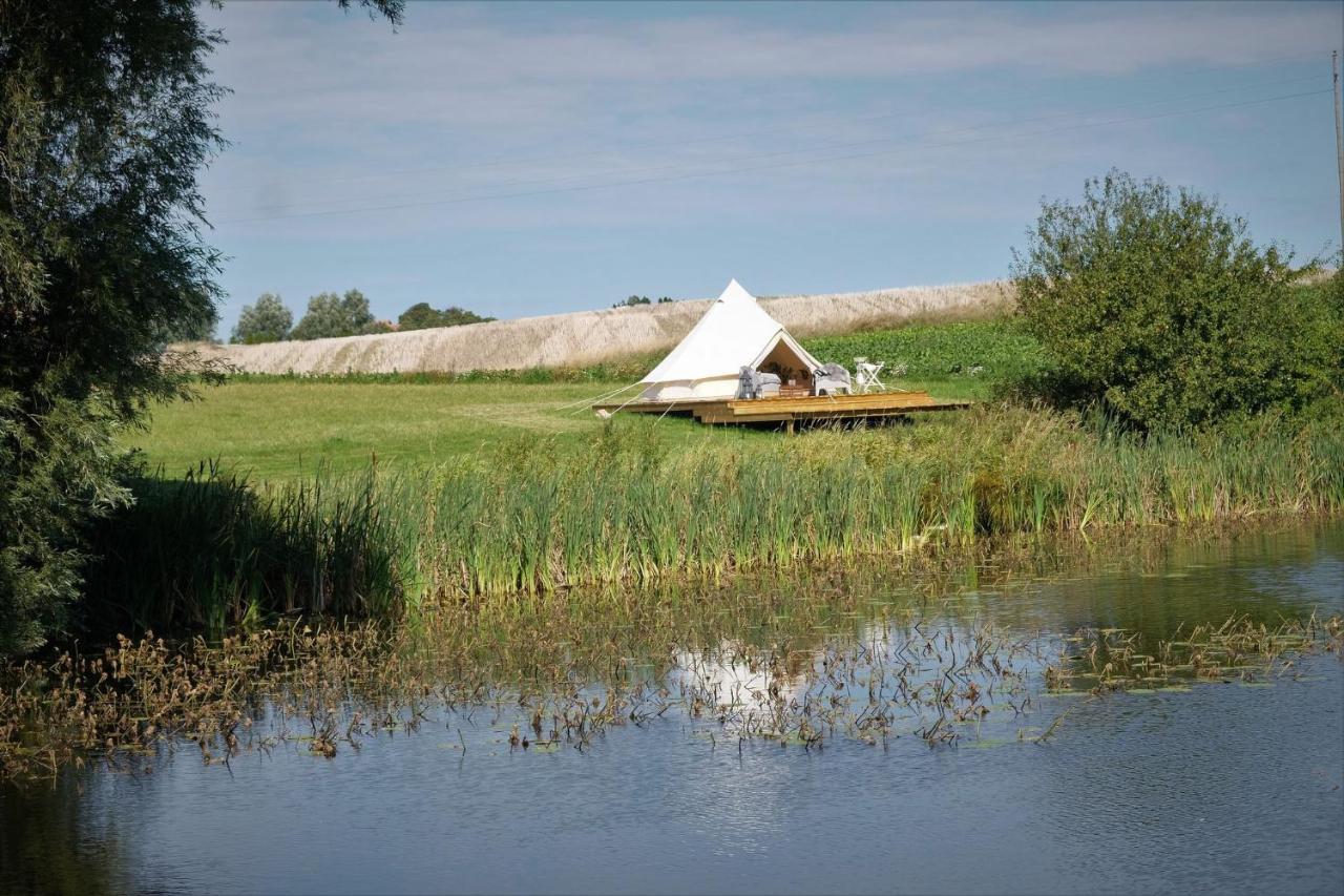 Apartamento Glamping Och Gardslagenhet Mellan Himmel Och Hav Skivarp Exterior foto
